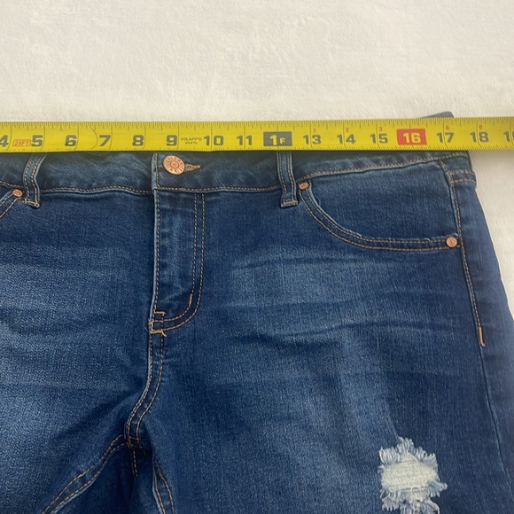 Celebrity Pink, Women’s, denim, shorts , size 13/31 good condition, Preo… - Picture 7 of 7